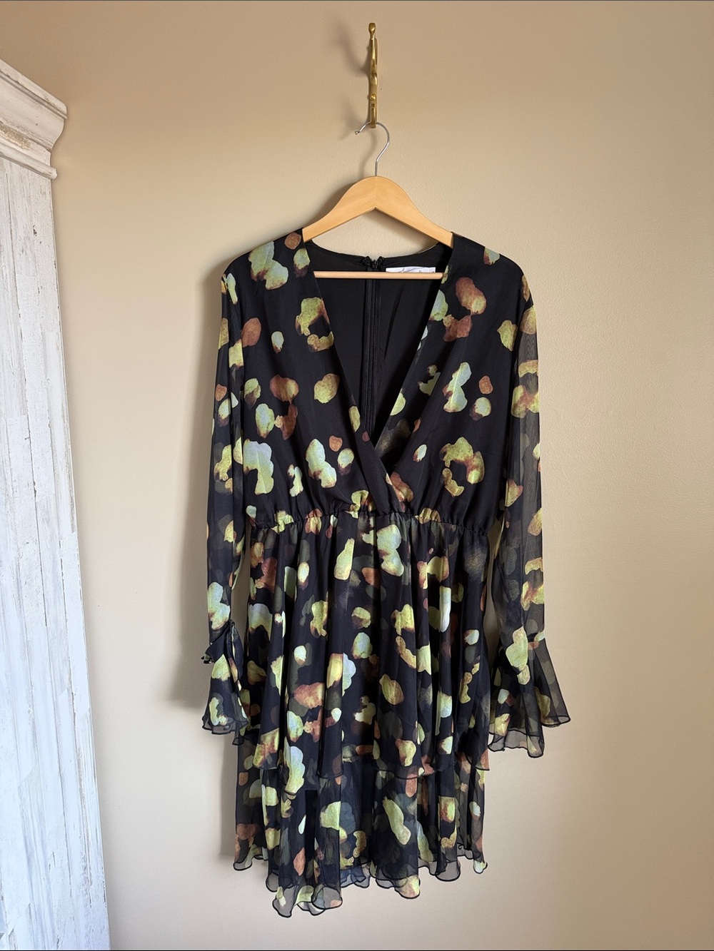 Black Floral-Print Midi Dress with V-Neck and Tiered Skirt